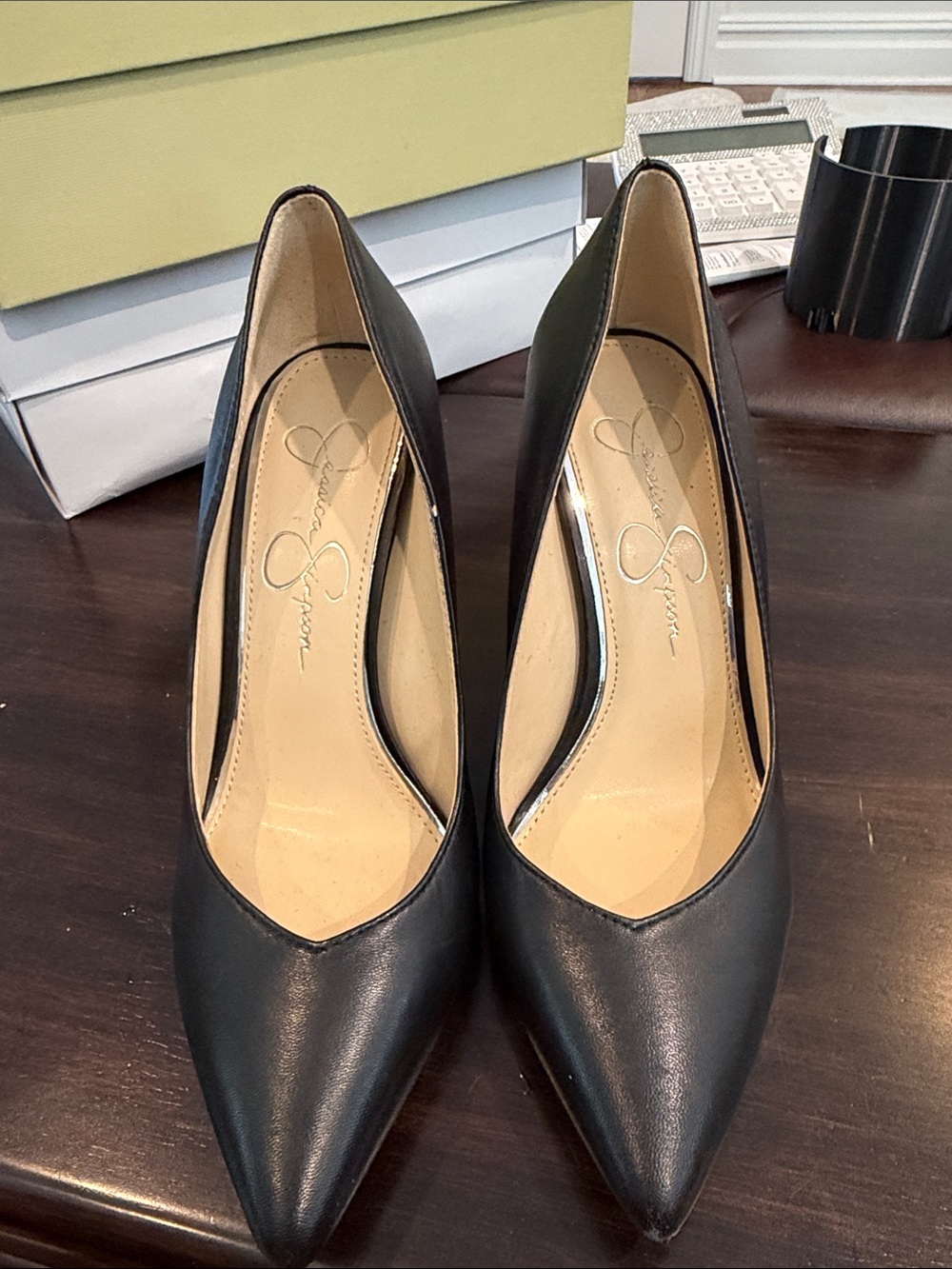 Jessica Simpson Black Pointed-Toe Leather Pumps - Sleek Evening Heels